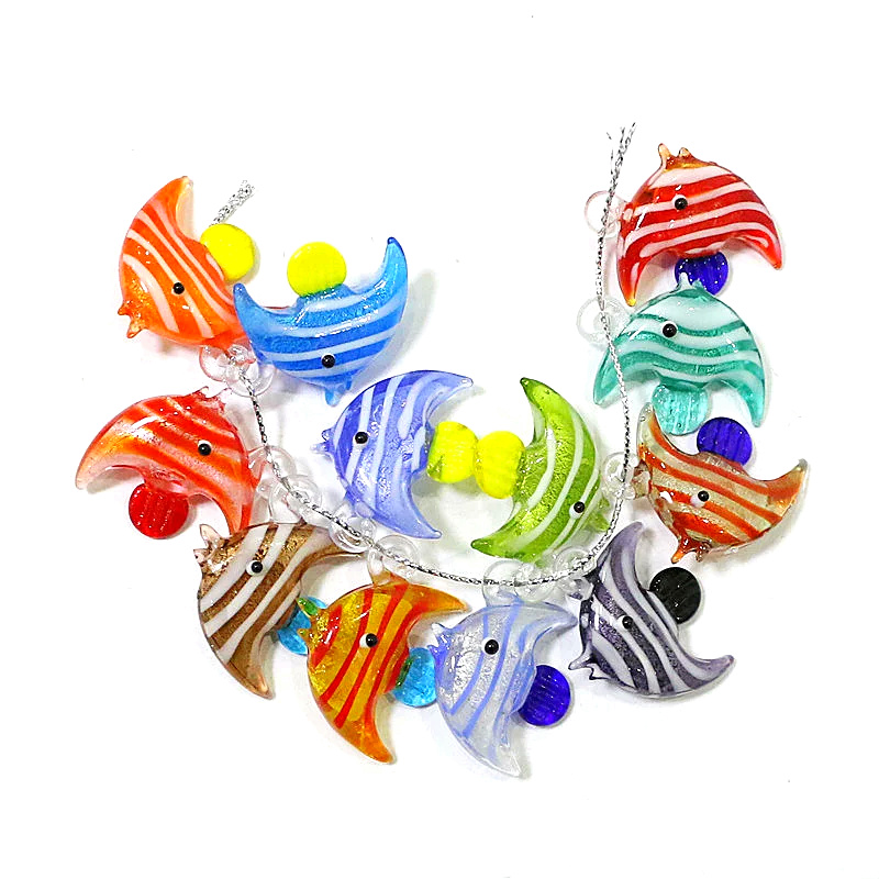 Aquarium Mini Fish - 2แพ็คน่ารักปลาทะเลเสน่ห์จี้เครื่องประดับปลาแก้วขนาดเล็กสำหรับผู้หญิง diy เครื่องประดับสร้อยคอต่างหูสร้อยข้อมือทำอุปกรณ์เสริมหรือเครื่องประดับพิพิธภัณฑ์สัตว์น้ำ